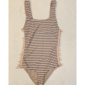 Acacia One Piece